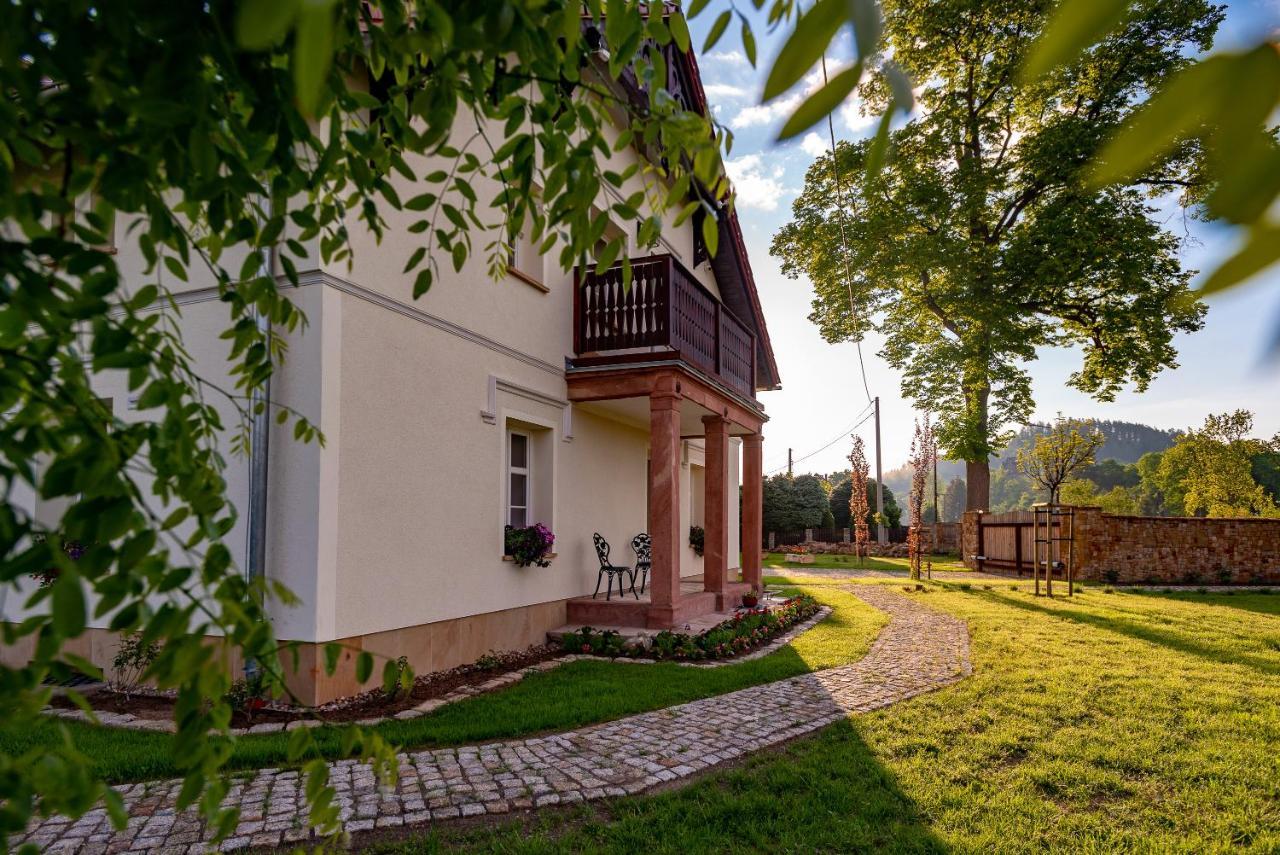 Dworek Wojanow Exterior photo