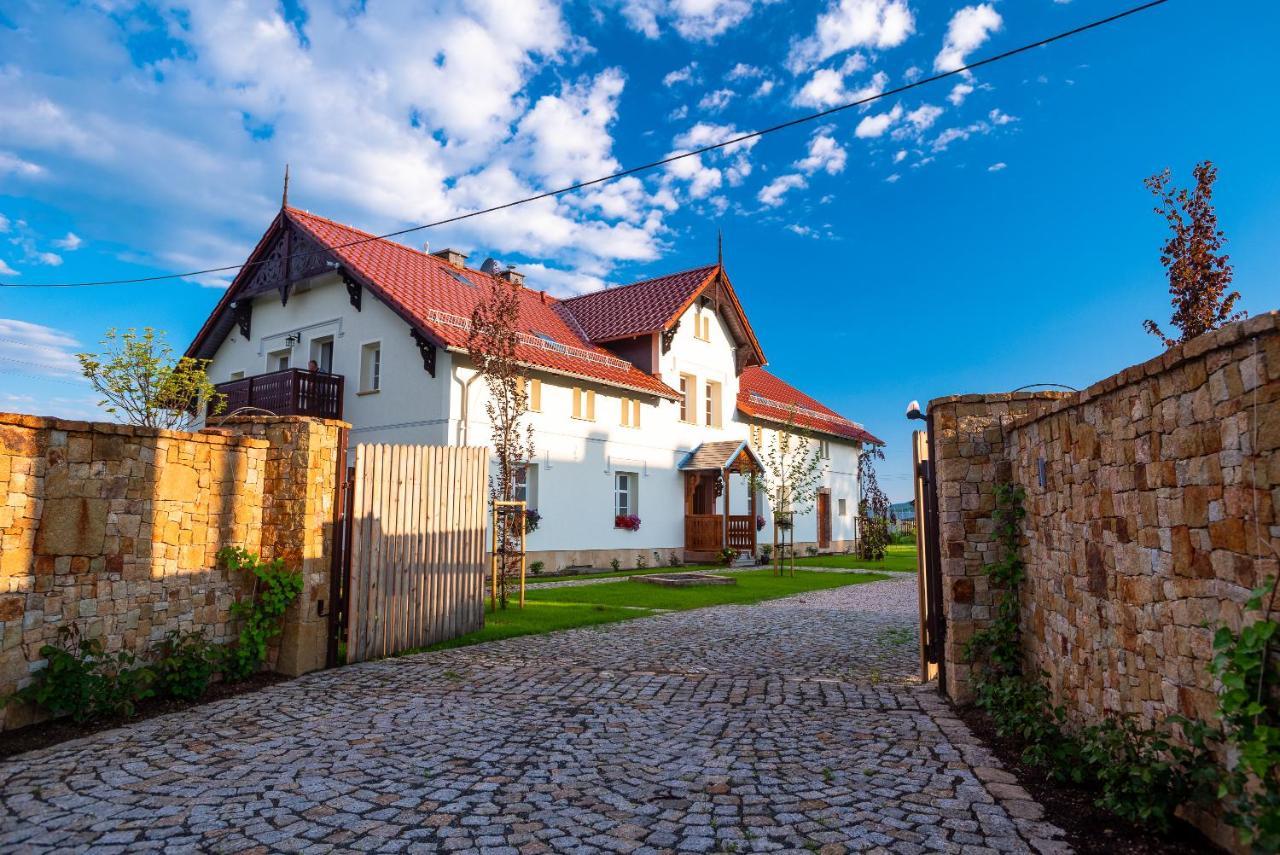 Dworek Wojanow Exterior photo