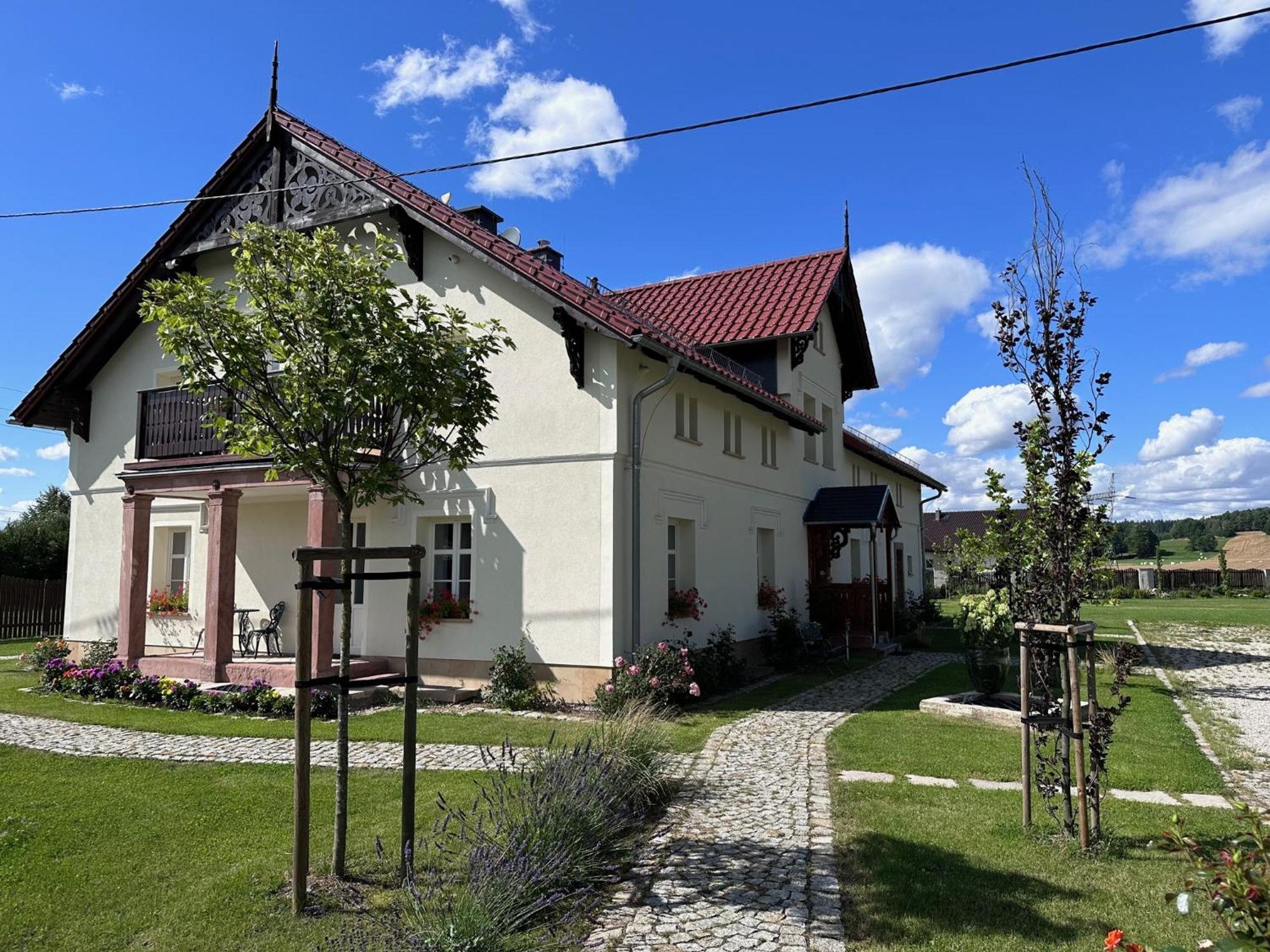 Dworek Wojanow Exterior photo