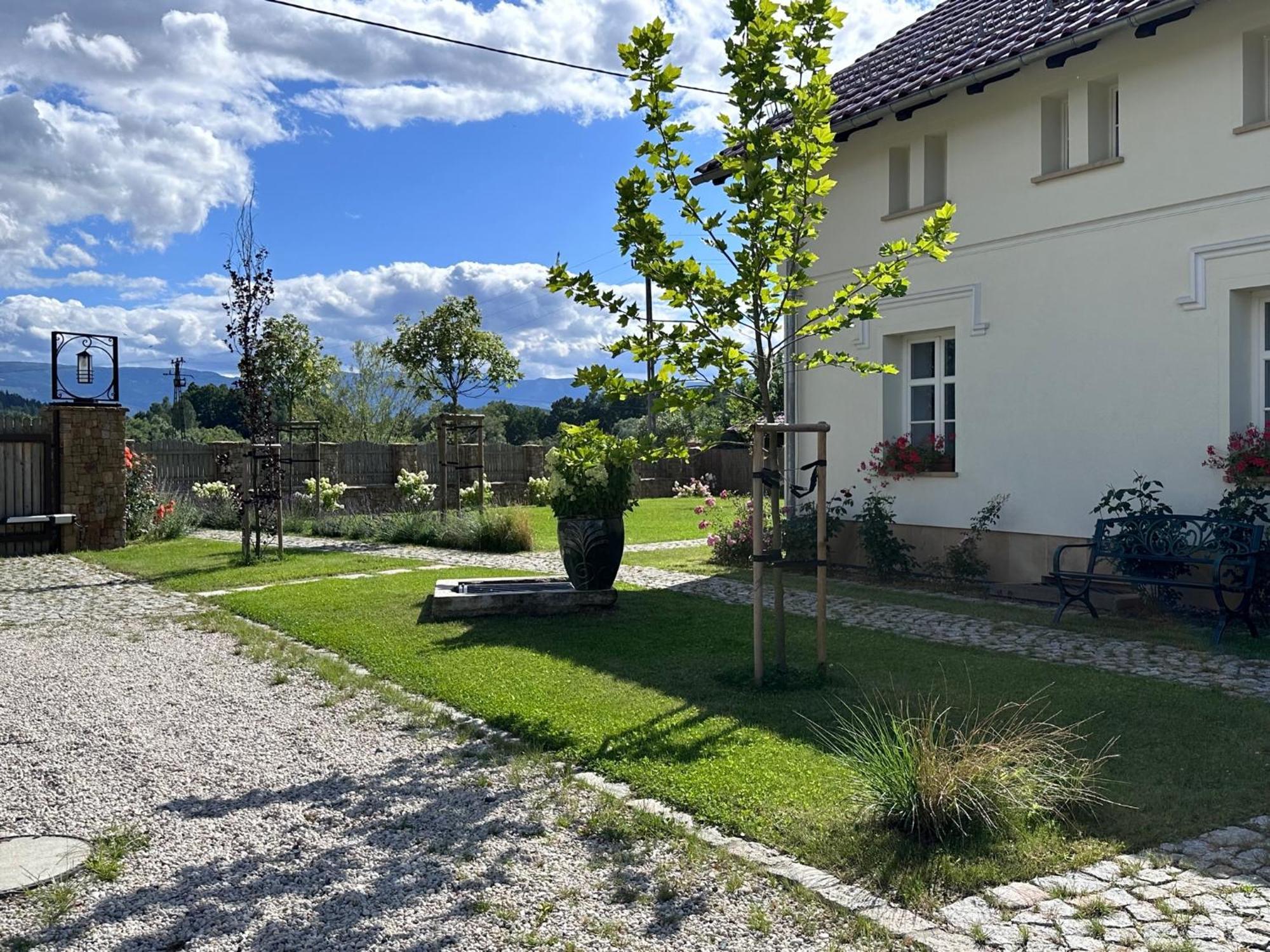 Dworek Wojanow Exterior photo